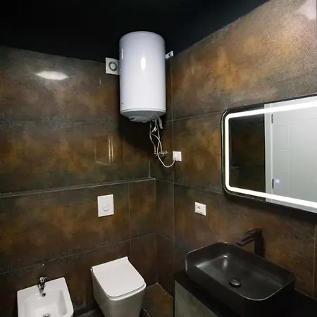 Luxury At Condor Center דירה טיראנה
