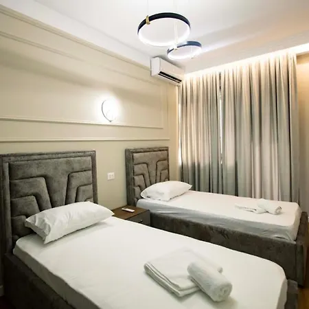 Luxury At Condor Center * טיראנה