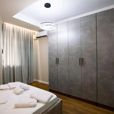 Luxury At Condor Center Apartment