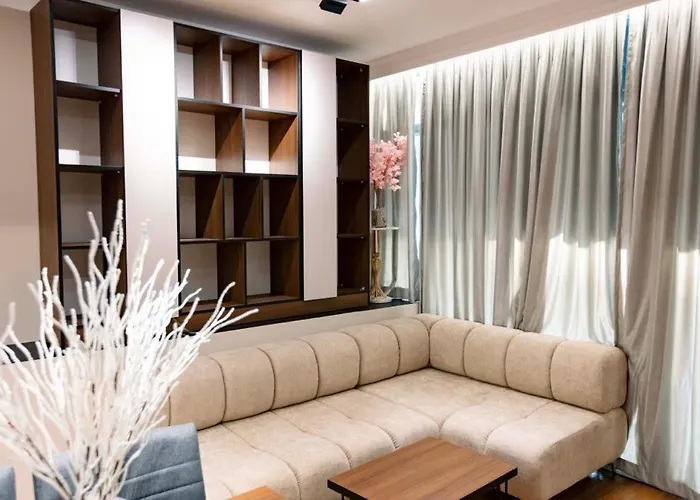 Luxury At Condor Center アパート