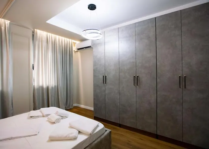 Luxury At Condor Center アパート