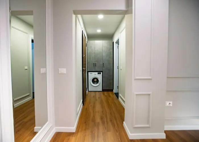 Luxury At Condor Center アパート